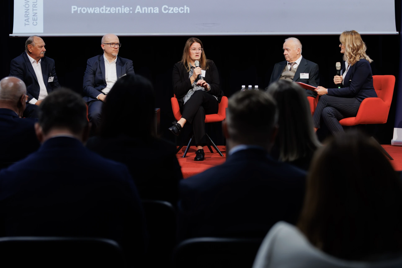 Wiceprezes Monika Majchrowicz przemawia na II Forum Rozwoju Regionalnego w Tarnowie